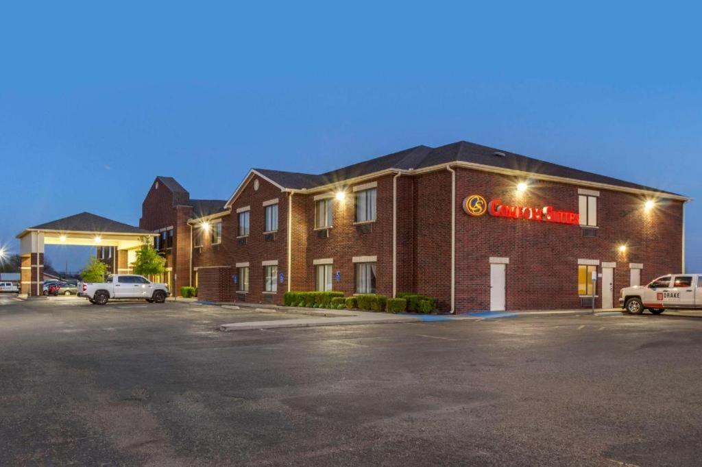 Comfort Suites Plainview Bagian luar foto