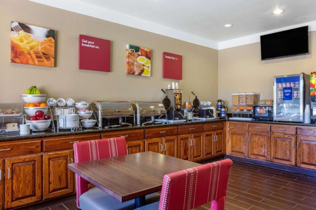 Comfort Suites Plainview Bagian luar foto