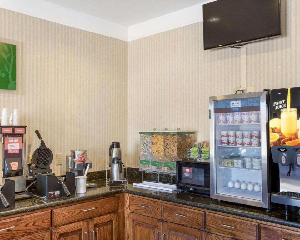 Comfort Suites Plainview Bagian luar foto