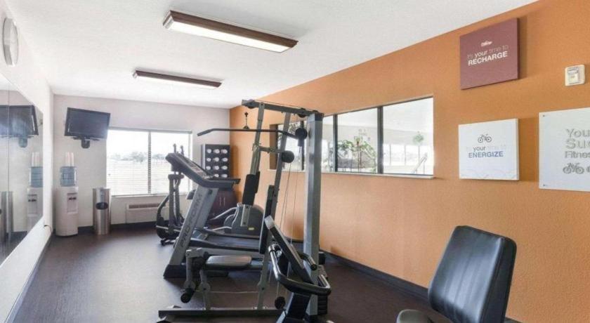 Comfort Suites Plainview Bagian luar foto
