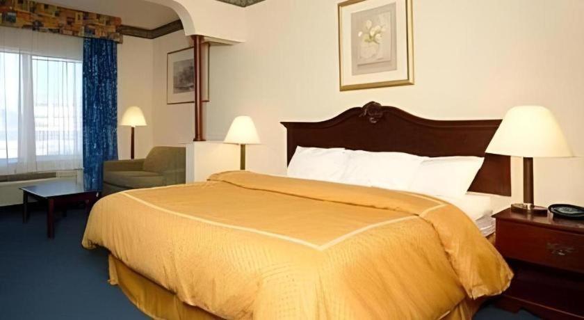 Comfort Suites Plainview Bagian luar foto