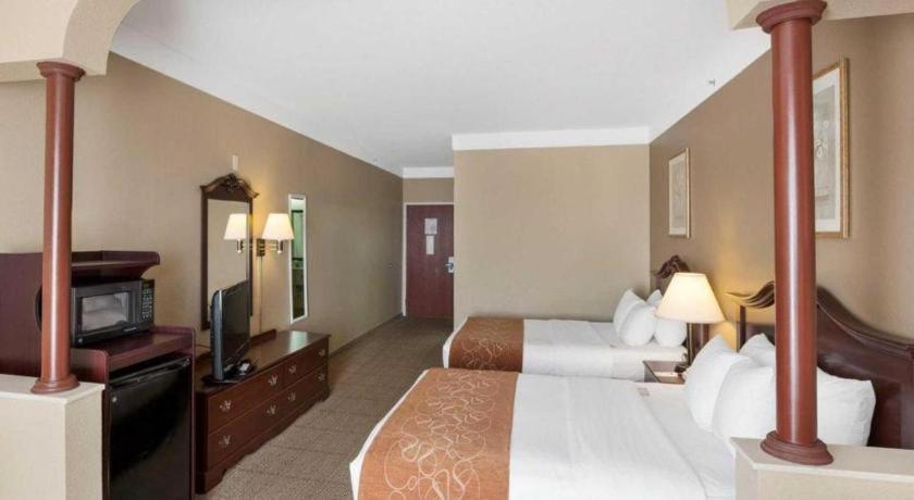 Comfort Suites Plainview Bagian luar foto