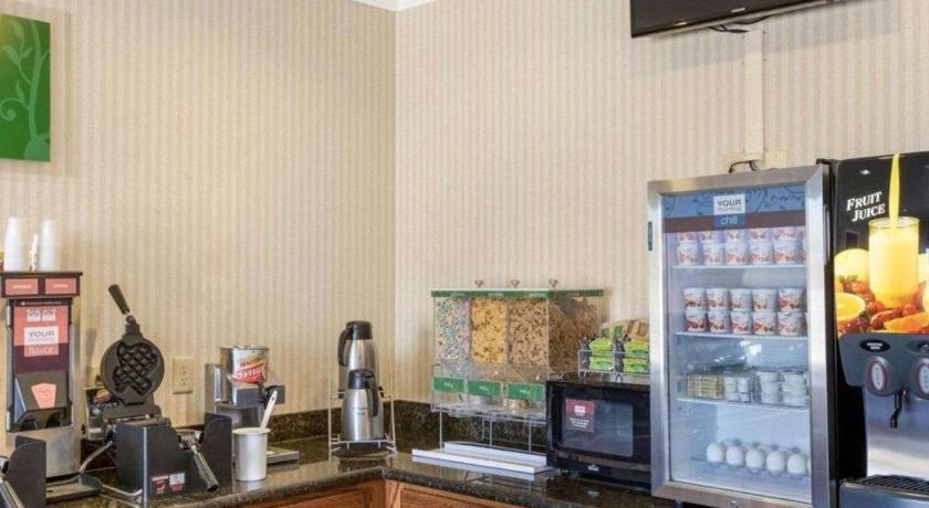 Comfort Suites Plainview Bagian luar foto