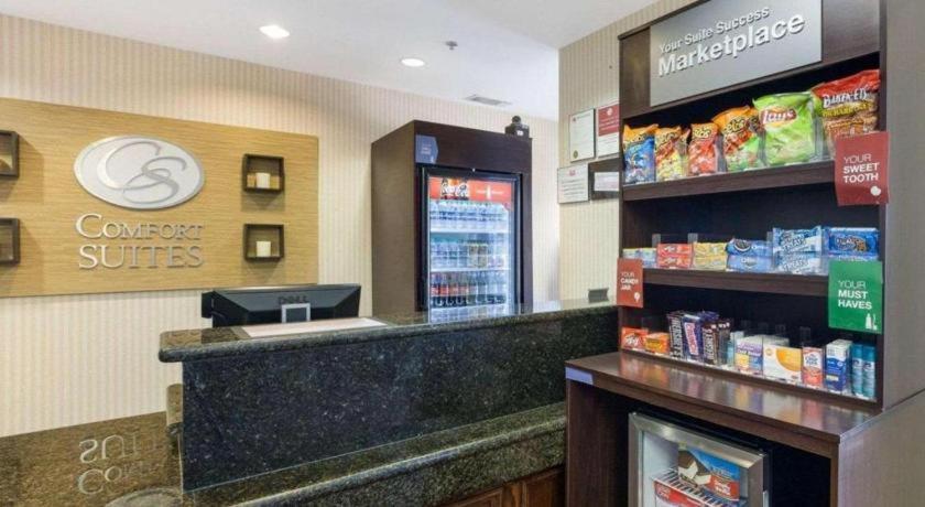 Comfort Suites Plainview Bagian luar foto